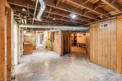 1798 Middlehurst Road, Cleveland Heights, OH 44118 - Photo 43