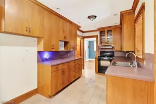 1798 Middlehurst Rd, Cleveland Heights, OH 44118 - Photo 13