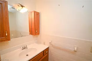 8002 Sigle Ln, Poland, OH 44514 - Photo 11