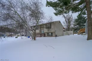 1033 Sunnywood Ln, Ravenna, OH 44266 - Photo 3