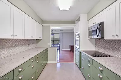 12550 Lake Avenue #805, Oakwood, OH 44107 - Photo 11