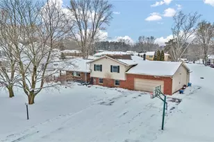 477 Deborah Dr, New Franklin, OH 44319 - Photo 1