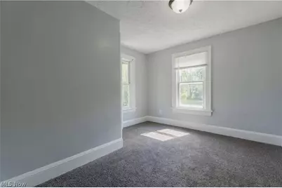 897 Peckham Street, Akron, OH 44320 - Photo 9