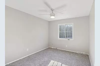 209 Greenbriar Court #209, Euclid, OH 44143 - Photo 9