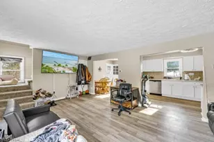 1014 Newton St, Tallmadge, OH 44278 - Photo 5