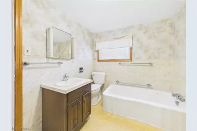 2209 26th Street SW, Akron, OH 44314 - Photo 31