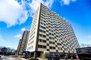 12520 Edgewater Dr, Oakwood, OH 44107 - Photo 1