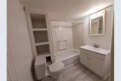 2000 Stake Drive, Green, OH 44232 - Photo 9