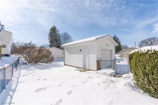 1010 Washington Ave, Louisville, OH 44641 - Photo 5