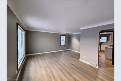 13417 Granger Road, Garfield Heights, OH 44125 - Photo 5