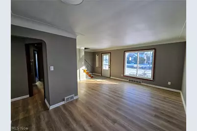 13417 Granger Road, Garfield Heights, OH 44125 - Photo 9