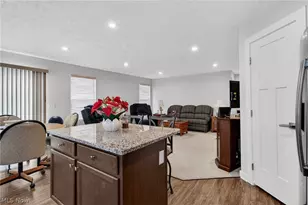 173 Eagle Cir, Amherst, OH 44001 - Photo 9