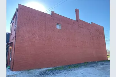 915 Wooster Road W, Barberton, OH 44203 - Photo 5