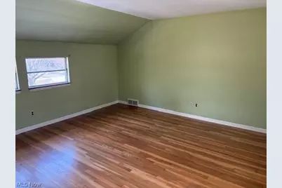 1384 Cleveland Heights Boulevard, Cleveland Heights, OH 44121 - Photo 17