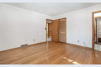 10725 York Road, North Royalton, OH 44133 - Photo 17