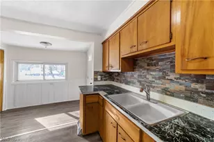 170 E 220th St, Euclid, OH 44123 - Photo 7