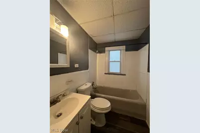 9913 Mount Auburn Avenue #UP, Loveland, OH 44104 - Photo 7