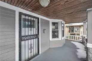 2218 W 100th St, Loveland, OH 44102 - Photo 3