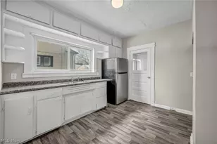 2218 W 100th St, Loveland, OH 44102 - Photo 13