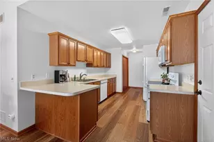 161 Beau Chemin Ave, Louisville, OH 44641 - Photo 9