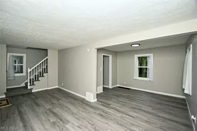 542 Montgomery Street, Akron, OH 44305 - Photo 3