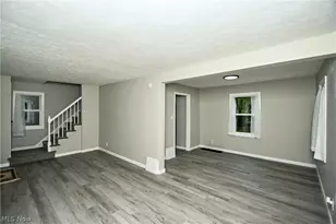 542 Montgomery St, Akron, OH 44305 - Photo 3