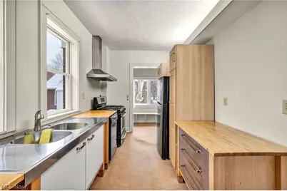 2420 Overlook Road, Cleveland Heights, OH 44106 - Photo 13