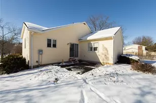 3210 S Billingsgate Cir NW, Canton, OH 44708 - Photo 3