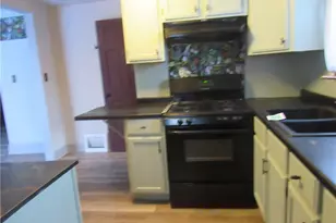 595 Flora Ave, Akron, OH 44314 - Photo 5