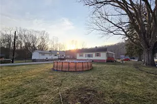 71421 Center St, St Clairsville, OH 43950 - Photo 11