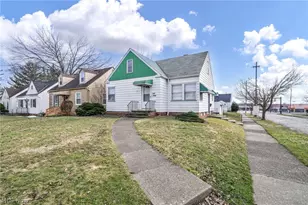 21202 Gardenview Dr, Maple Heights, OH 44137 - Photo 5