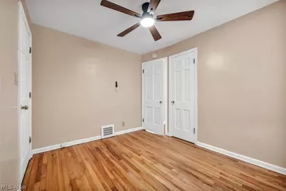 21202 Gardenview Drive, Maple Heights, OH 44137 - Photo 25