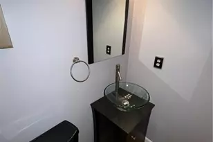 8908 Sherwood Dr NE, Warren, OH 44484 - Photo 17