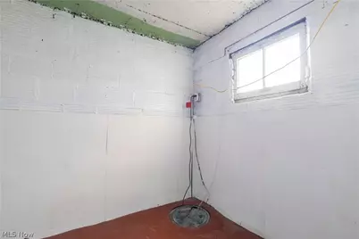 263 Hollywood Boulevard, Steubenville, OH 43952 - Photo 23