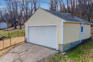 263 Hollywood Blvd, Steubenville, OH 43952 - Photo 39