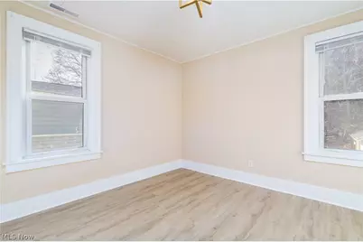 263 Hollywood Boulevard, Steubenville, OH 43952 - Photo 7