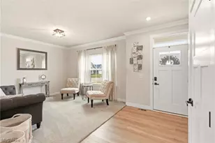 1404 Southbrook Cir NE, Canton, OH 44721 - Photo 5