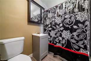 12600 Astor Ave, Loveland, OH 44135 - Photo 27