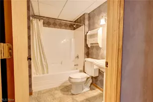 7081 Ruby Ct, Youngstown, OH 44515 - Photo 21