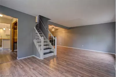 378 Deepwood Drive, Wadsworth, OH 44281 - Photo 5