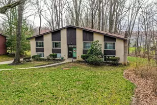 447 Spring Grove Dr, Tallmadge, OH 44278 - Photo 1