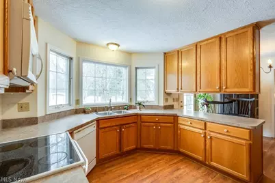 136 Taylor Road, Barberton, OH 44203 - Photo 9