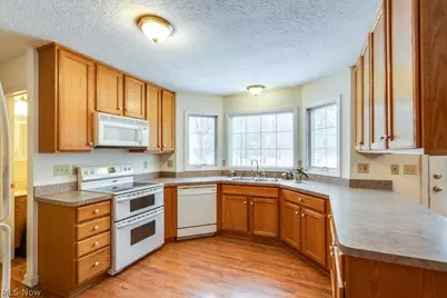 136 Taylor Road, Barberton, OH 44203 - Photo 7