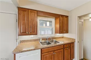 7311 Beresford Ave, Parma, OH 44130 - Photo 11