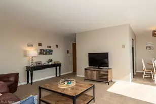 11850 Edgewater Dr, Oakwood, OH 44107 - Photo 7