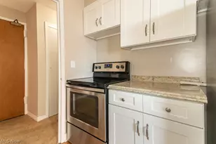 11850 Edgewater Dr, Oakwood, OH 44107 - Photo 13