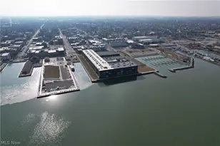 401 W Shoreline Dr, Sandusky, OH 44870 - Photo 3