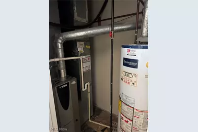 20930 Halworth Road, Huber Heights, OH 44122 - Photo 9