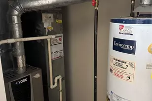 20930 Halworth Rd, Huber Heights, OH 44122 - Photo 9