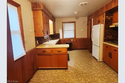 2328 Connecticut Avenue, Youngstown, OH 44509 - Photo 3